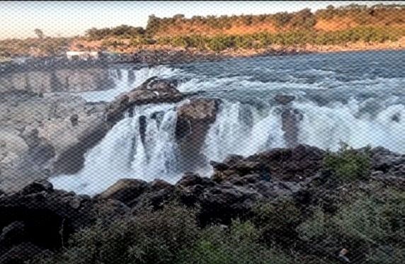 インドのドゥアンダール滝