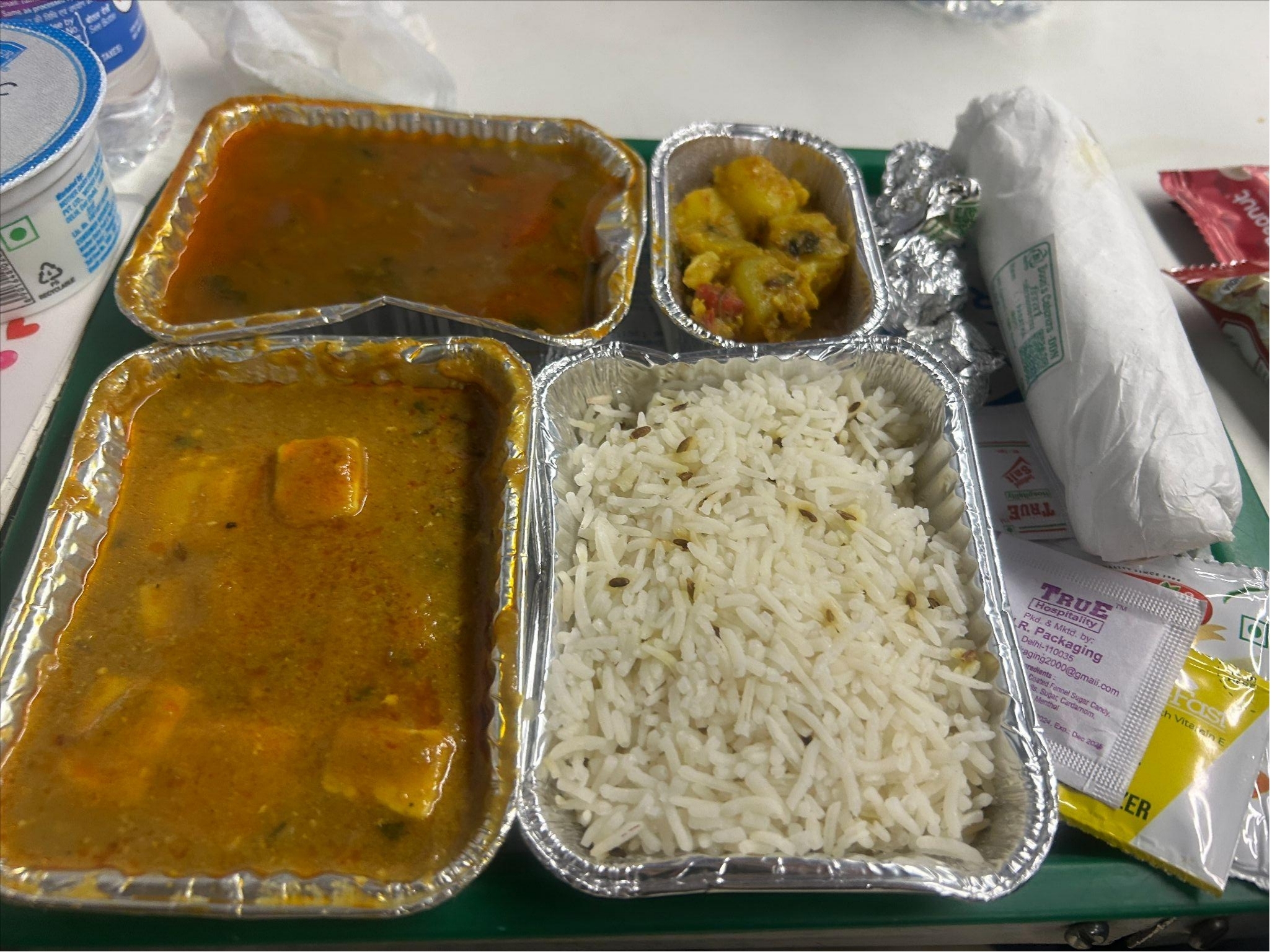 インドの電車の夜ご飯