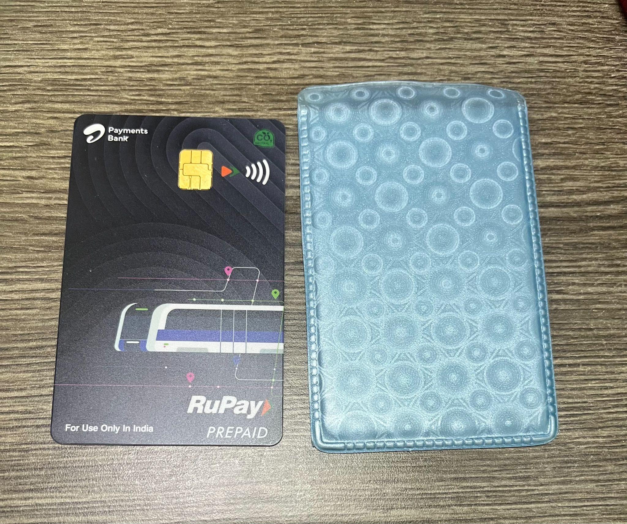 メトロカード。ケースもくれました